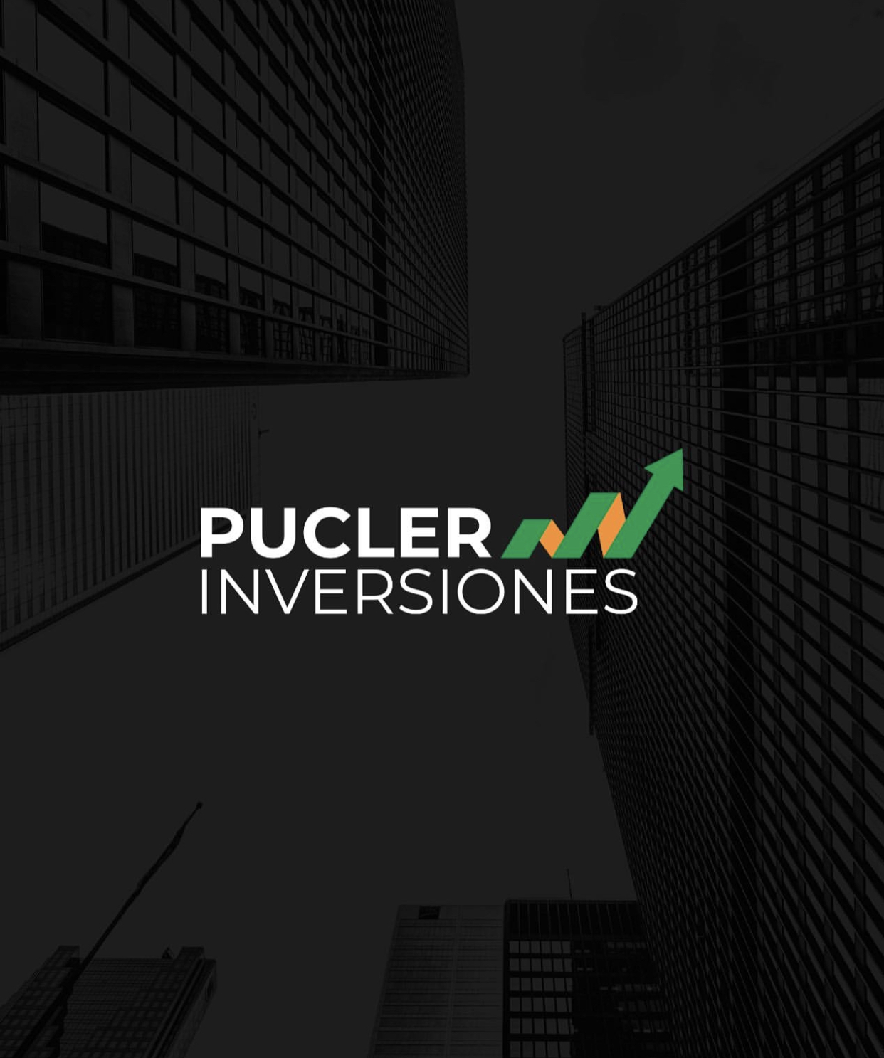 Edificio de oficinas financieras contemporáneo en Santiago de los Caballeros con entrada de cristal acogedora.